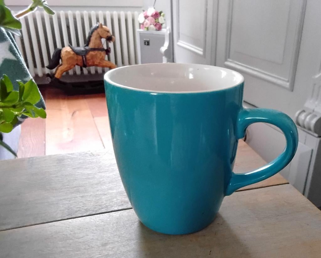 Blauwe mok - beker - Hema Ceramic, Huis en Inrichting, Keuken | Servies, Gebruikt, Kop(pen) en/of Schotel(s), Overige stijlen