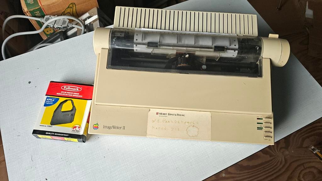 Apple ImageWriter II, Ophalen