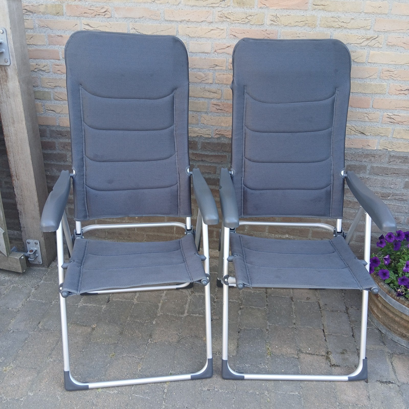 2 Grijze campingstoelen met standen, Ophalen of Verzenden, Gebruikt, Campingstoel