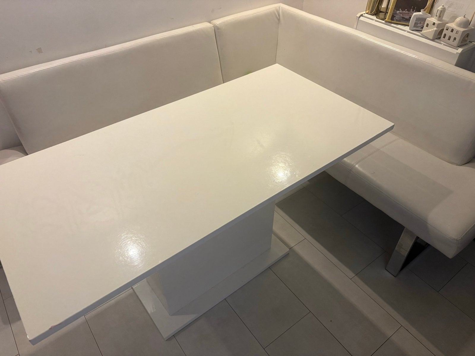 Witte eettafel met bank - modern en compact, Huis en Inrichting, Kunststof, Gebruikt, 100 tot 150 cm, Vier personen