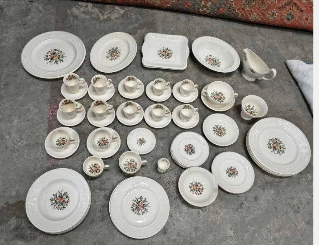 Wedgwood Conway borden schalen kop schotels etc, Ophalen