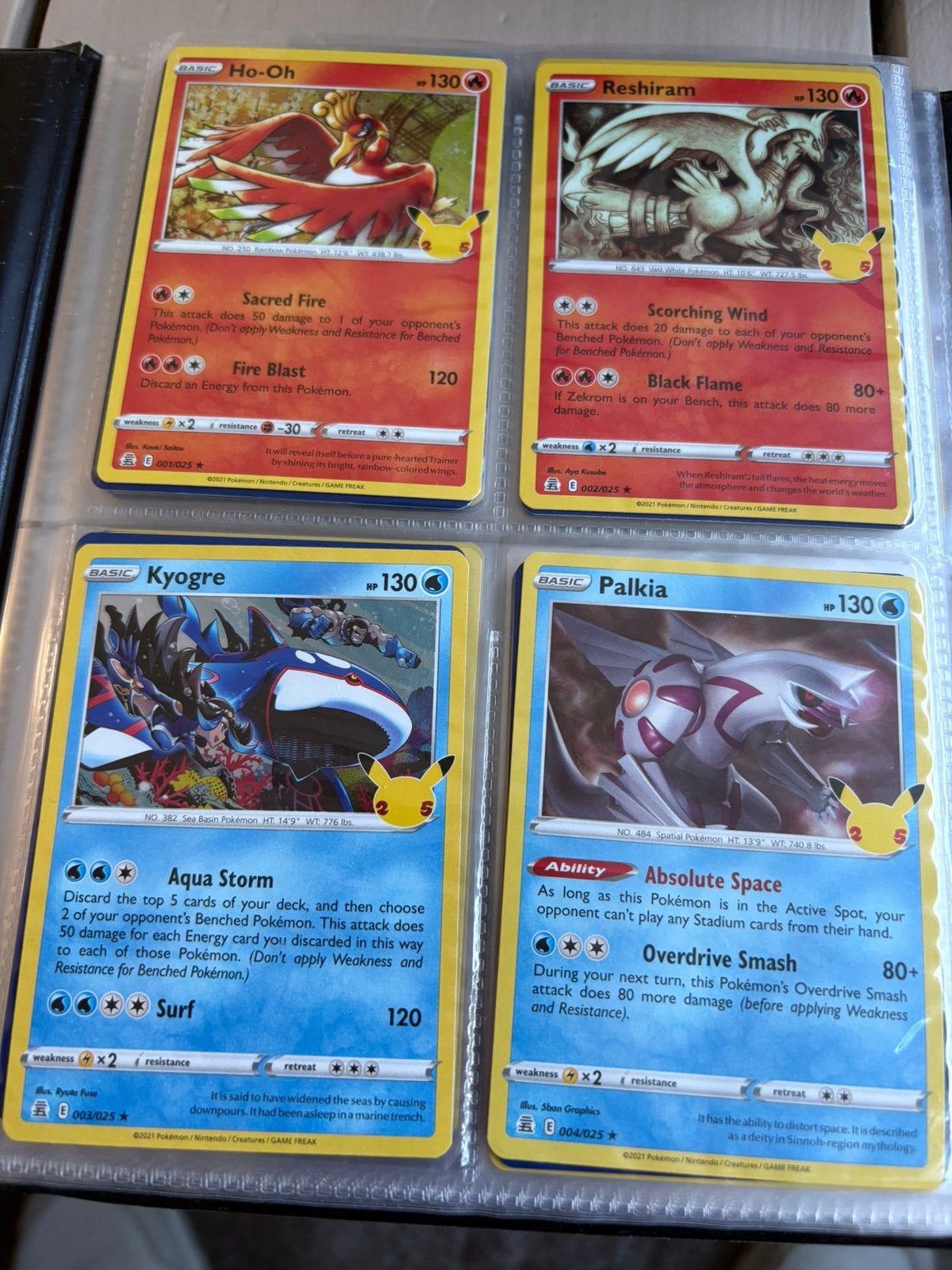 Pokemon celebrations compleet, Hobby en Vrije tijd, Verzamelkaartspellen | Pokémon, Ophalen of Verzenden, Zo goed als nieuw, Meerdere kaarten