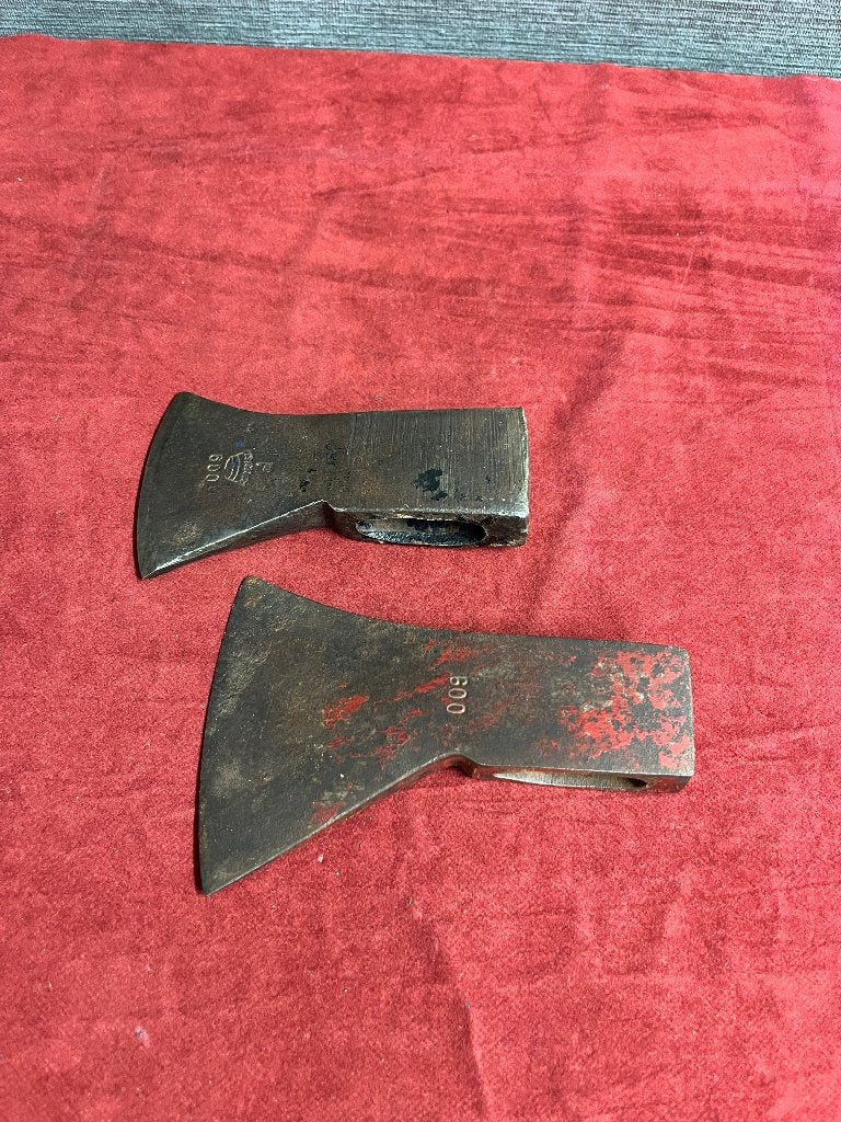 2x vintage hakbijl , bijl kop . 1x Pandel met kroontje ?, Ophalen of Verzenden