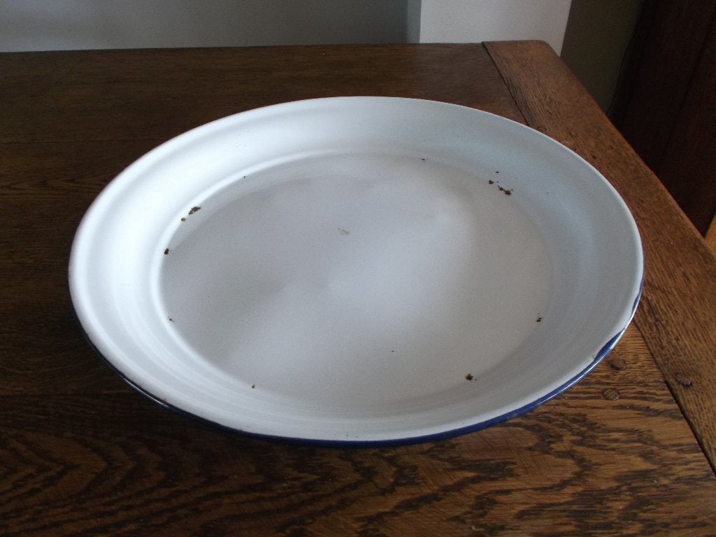 emaille schotel onderzetter brocante wit met blauwe rand, Ophalen