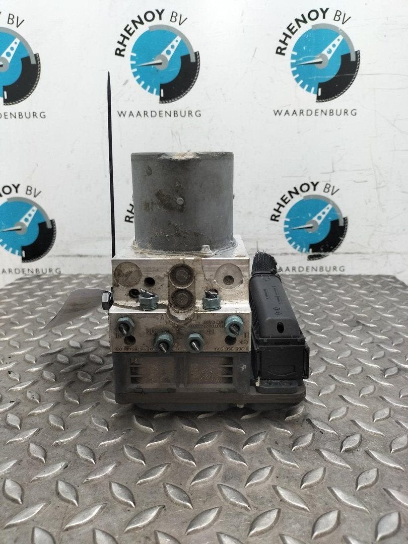 BMW 5 SERIES F10 528I High Executive ABS POMP  2011, Ophalen of Verzenden, Gebruikt, Stiba lid