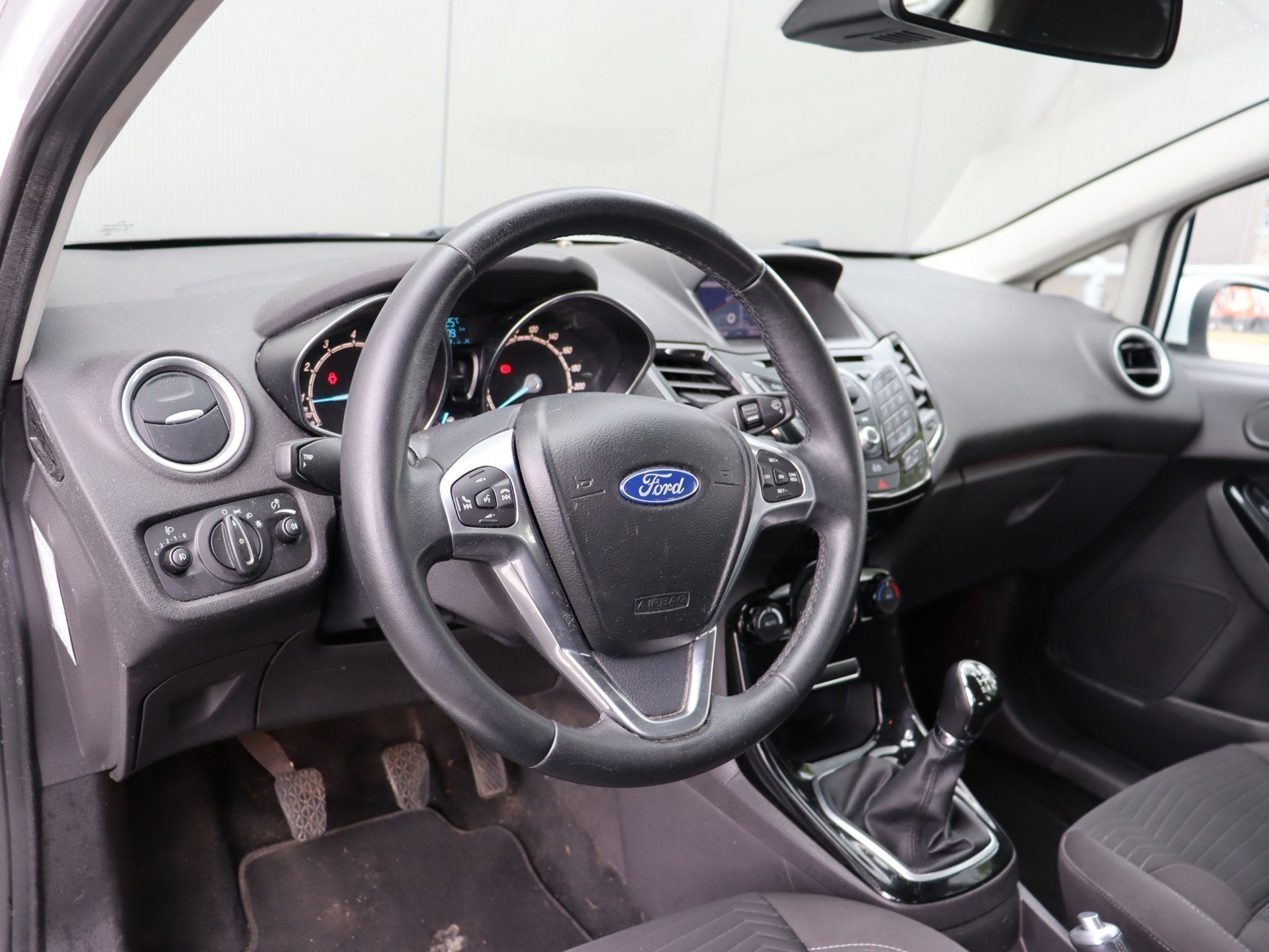 Foto 11 van Ford Fiesta 1.0 Titanium navi LM cruise org NL
