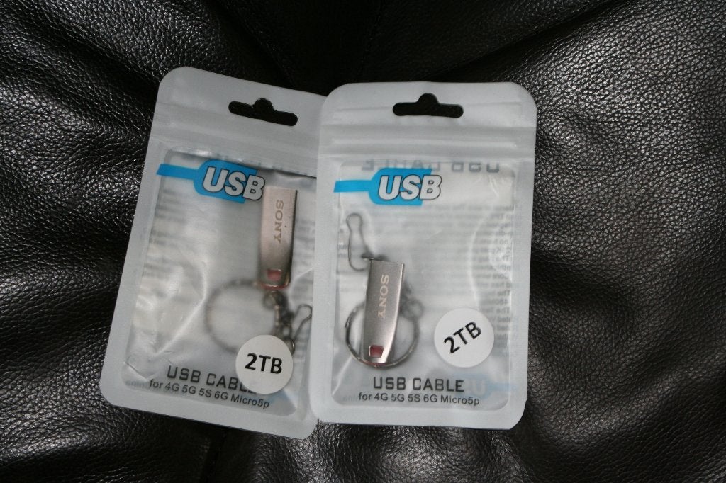 NIEUW:  USB SONY 2TB NIEUW  2 stuks beschikbaar, Computers en Software, USB Sticks, Nieuw, 2 TB of meer, Ophalen