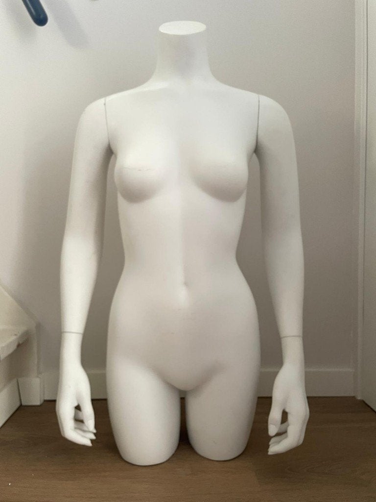 Etalage torso /paspop vrouw, Hobby en Vrije tijd, Naaien en Fournituren, Ophalen of Verzenden, Gebruikt, Paspop