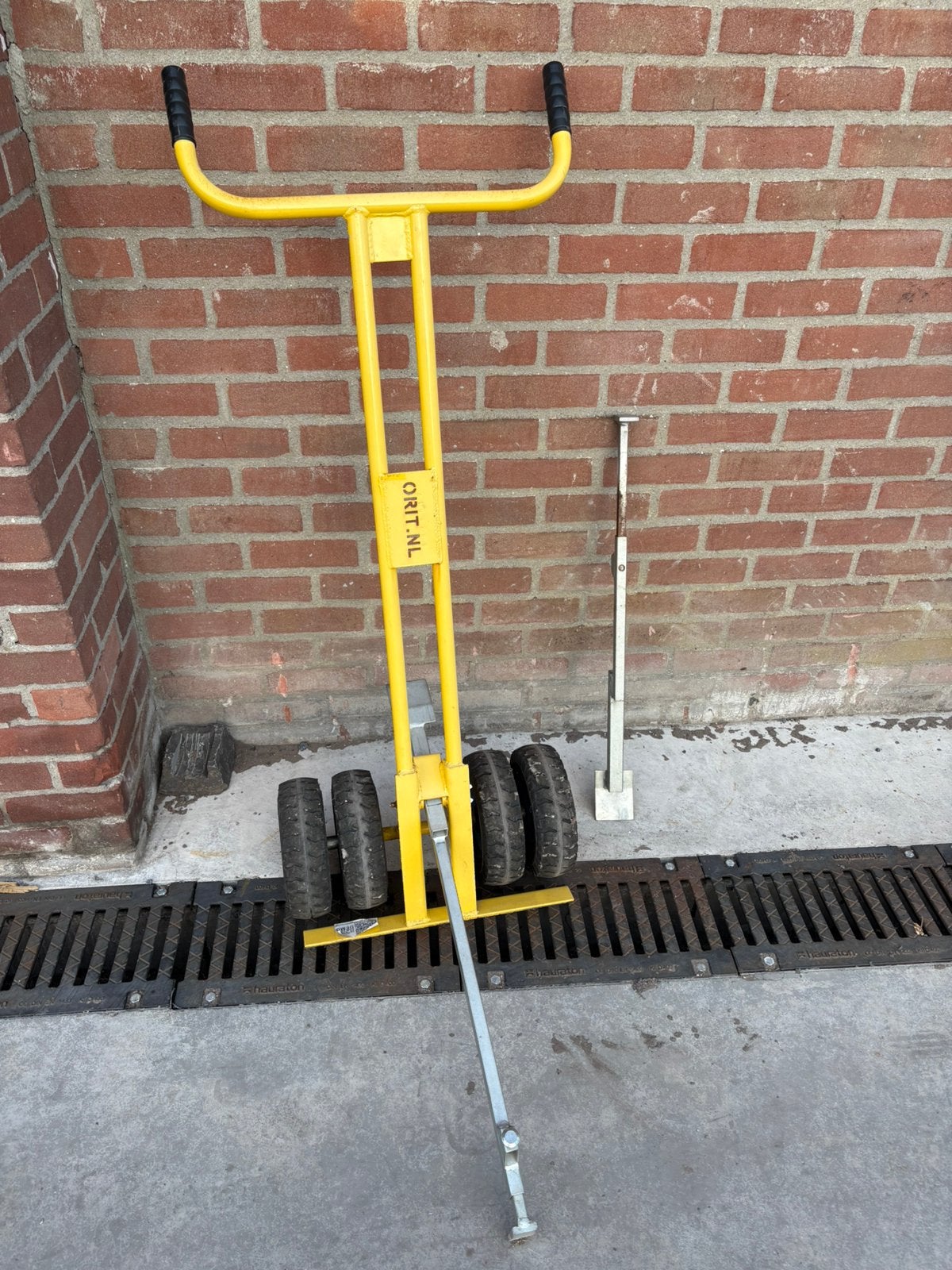 Te huur, tegeldonkey, Doe-het-zelf en Verbouw, Transportwagens, 100 liter of meer, Ophalen, Zo goed als nieuw, Transportkar