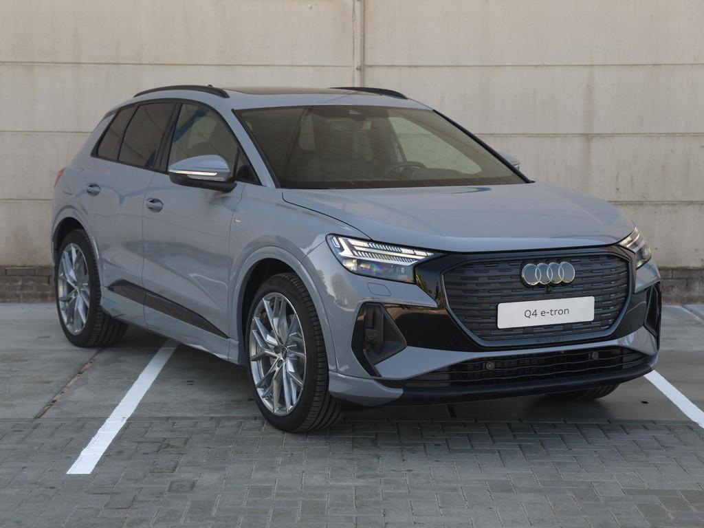 Audi Q4 e-tron S edition Competition 45 82 kWh 286 pk | Verw, Auto's, Audi, Zwart, 82 kWh, Automatische klimaatregeling, SUV of Terreinwagen
