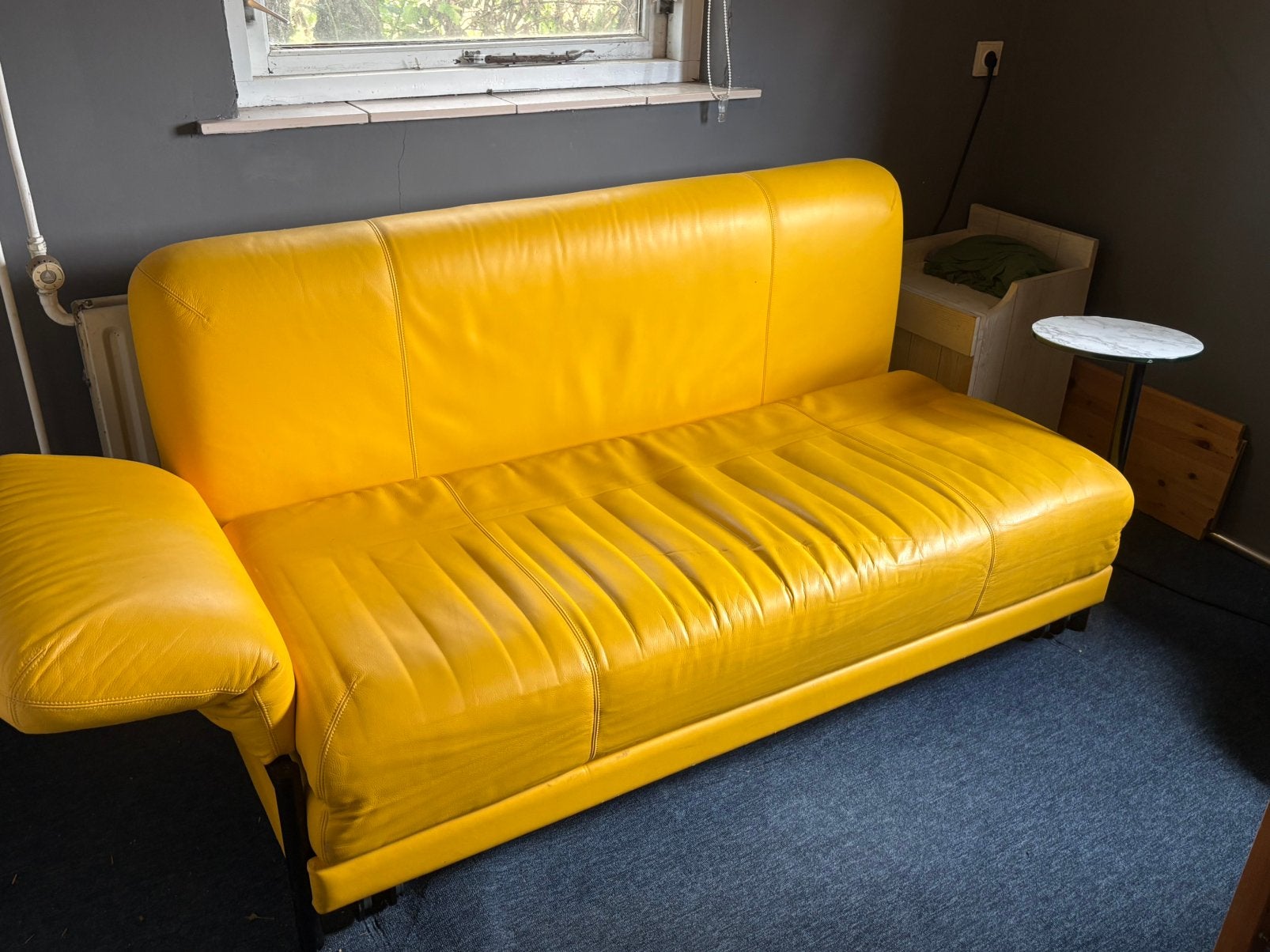 Leuke leren slaapbank, Ophalen, Zo goed als nieuw, Tweepersoons, 140 cm