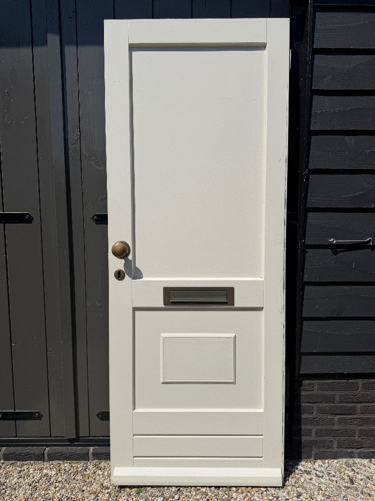 Te koop Mooie buitendeur met brievenbus, messing deurbeslag., Ophalen, Gebruikt, 80 tot 100 cm, Buitendeur
