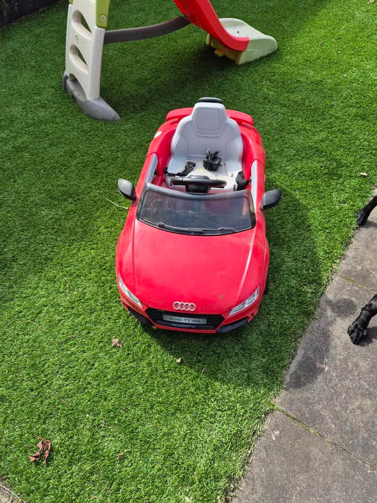 Rode elektrische speelgoedauto Audi R8, Ophalen