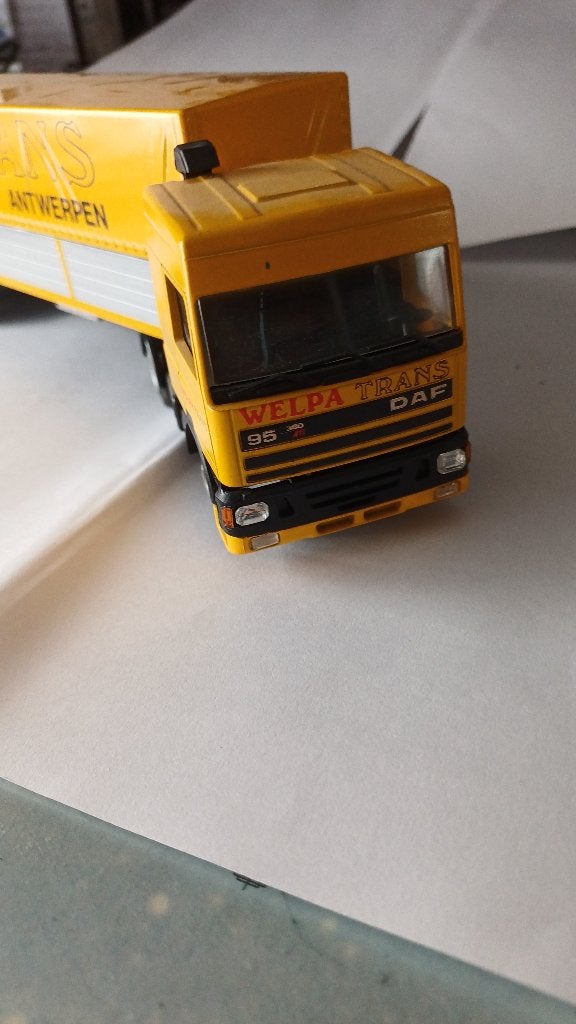 miniatuur auto's 1 : 50, Ophalen of Verzenden, Zo goed als nieuw, Bus of Vrachtwagen, Lion Toys