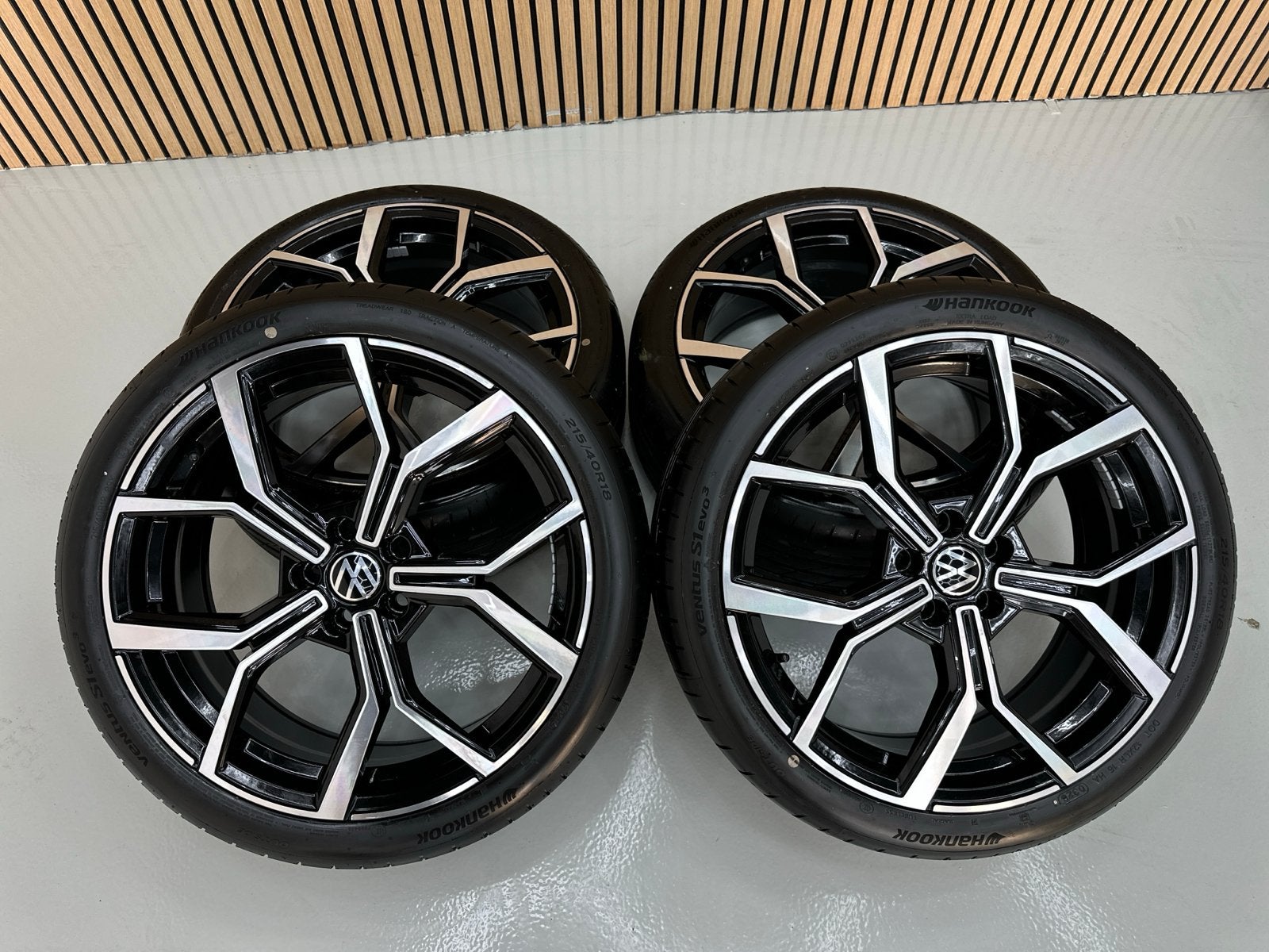 Nieuwe VW Polo GTI / Faro velgen 18 inch Hankook zomerbanden, Auto-onderdelen, 18 inch, 215 mm, Banden en Velgen, Nieuw