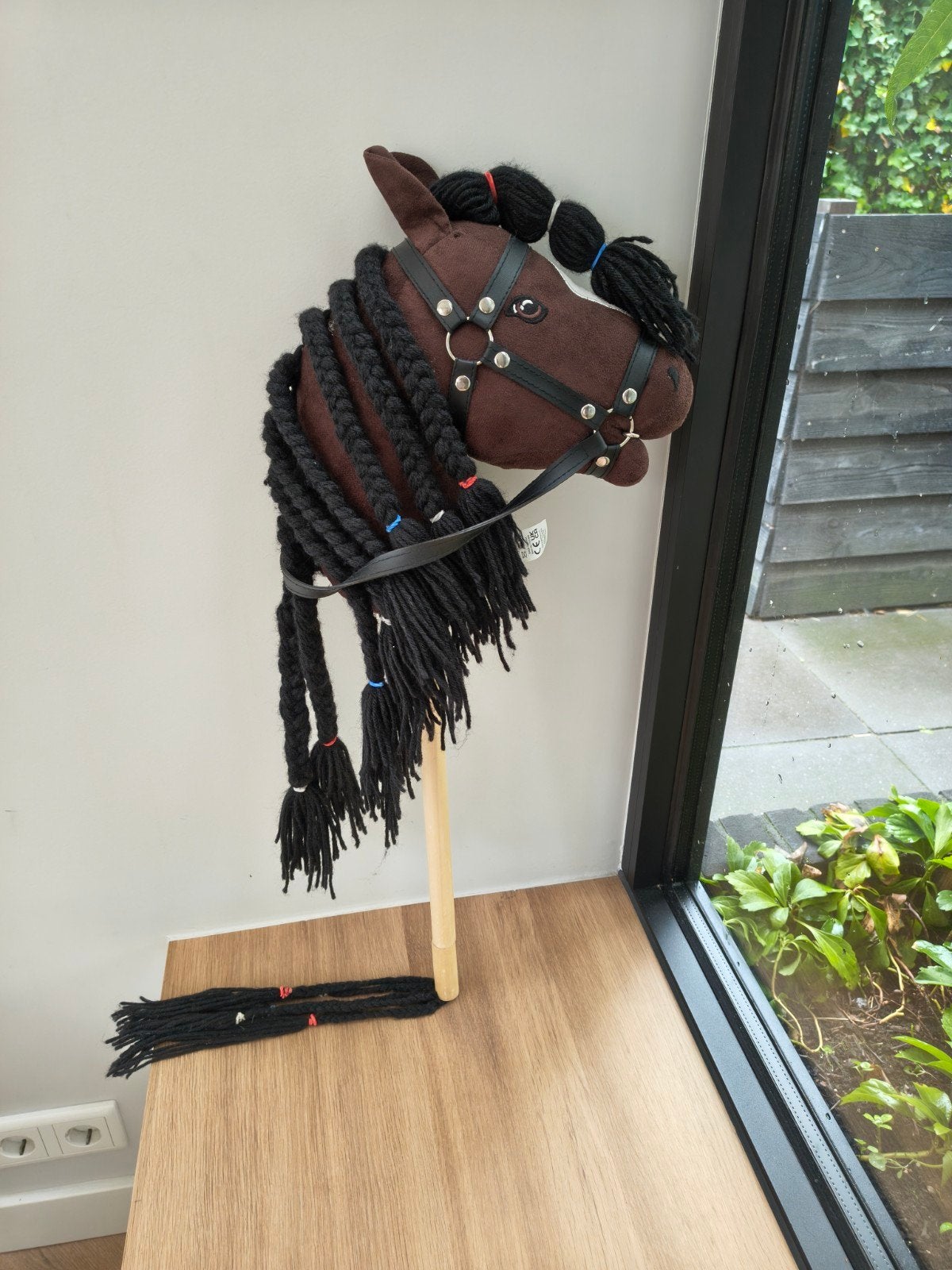 Astrup Hobby Horse - Bruin met Zwart Gevlochten Manen, Ophalen, Zo goed als nieuw