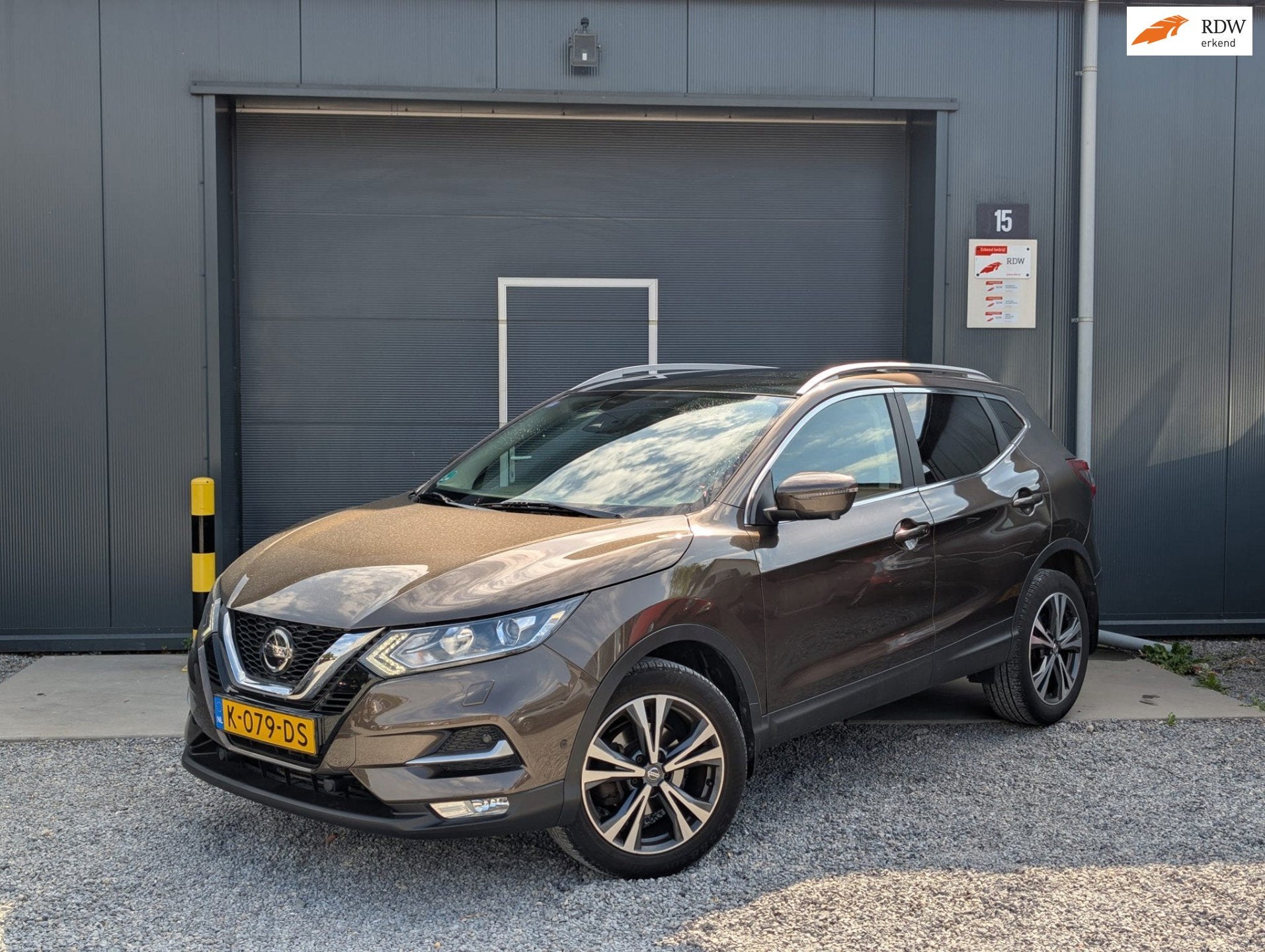 Nissan Qashqai 1.2 Tekna, Stof, Gebruikt, 4 cilinders, Bruin