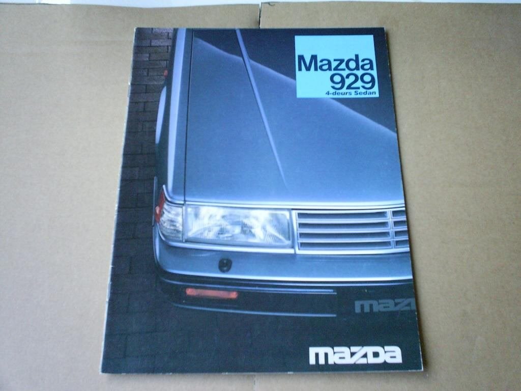 Mazda 929 4 Deurs Sedan 2 / 1984 20 pag., Boeken, Auto's | Folders en Tijdschriften, Verzenden, Zo goed als nieuw, Mazda