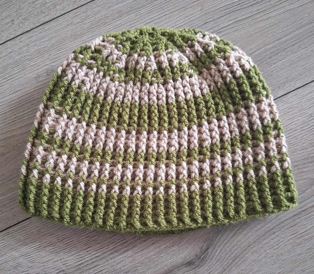 Handgemaakte gehaakte dames muts groen beige, Ophalen of Verzenden, Nieuw, Muts