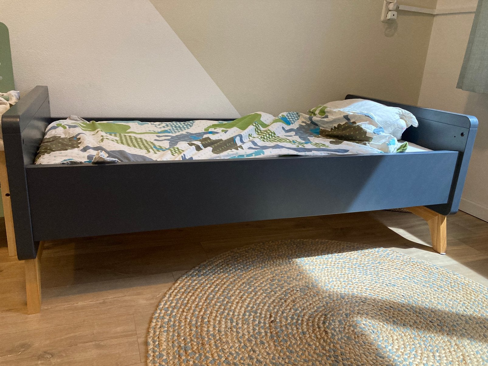 Peuterbed Iglo Europe Baby met Juniorzijden blauw, Kinderen en Baby's, Ophalen, Gebruikt, 140 tot 160 cm, 70 tot 85 cm