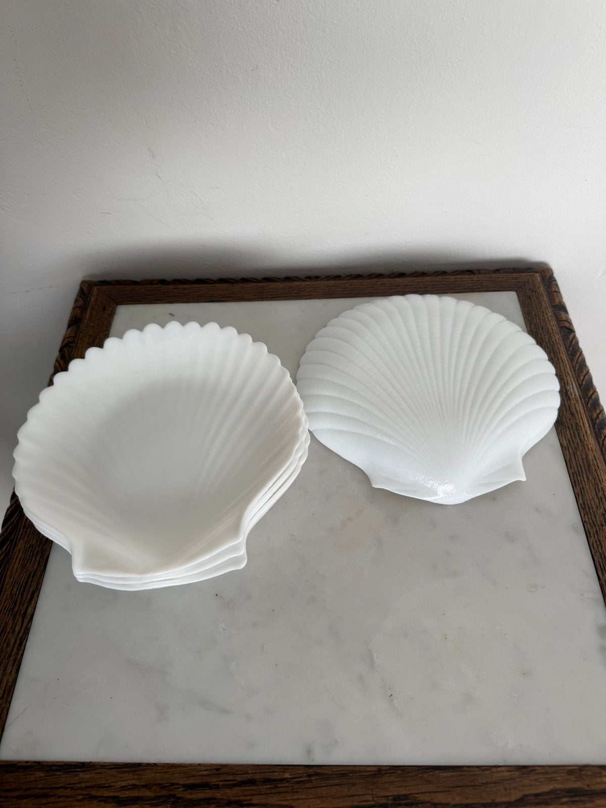 Borden in vorm van schelp, Gebruikt, Vintage, Ophalen of Verzenden, Bord(en)