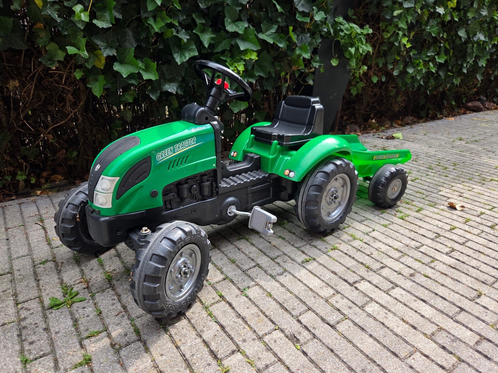 Groene traptractor met aanhanger, Ophalen, Zo goed als nieuw
