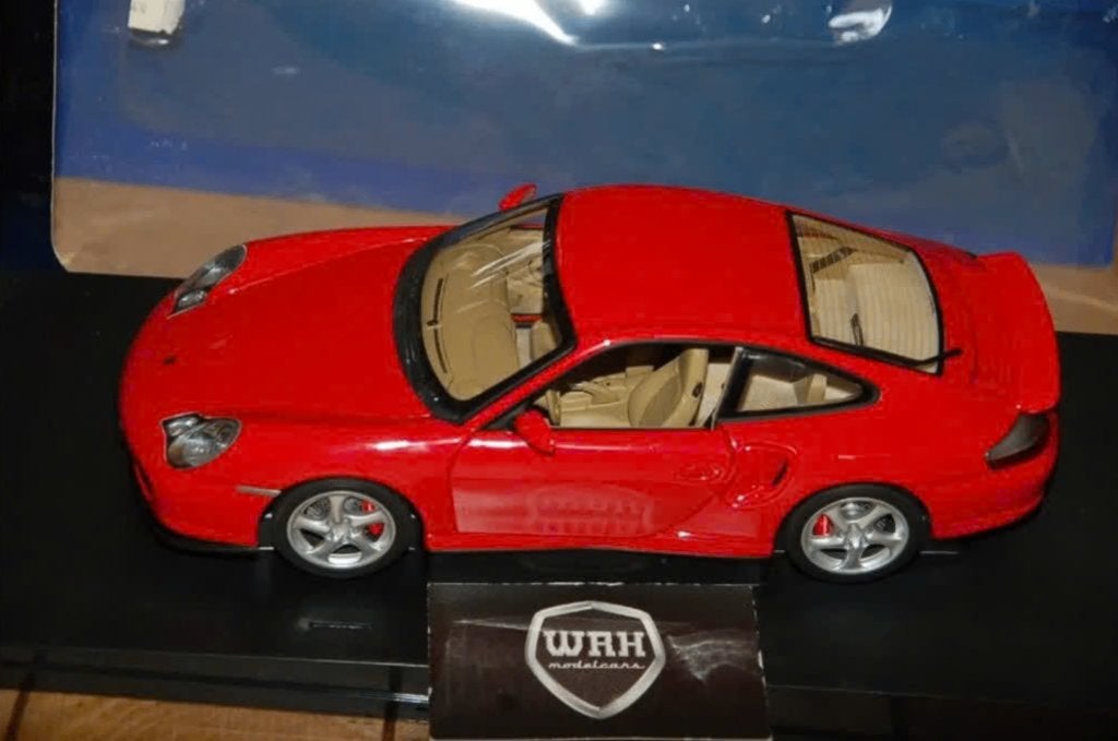 1:18 Porsche 911 996 Turbo red Autoart 77831 in box WRH, Hobby en Vrije tijd, Modelauto's | 1:18, Verzenden, Zo goed als nieuw