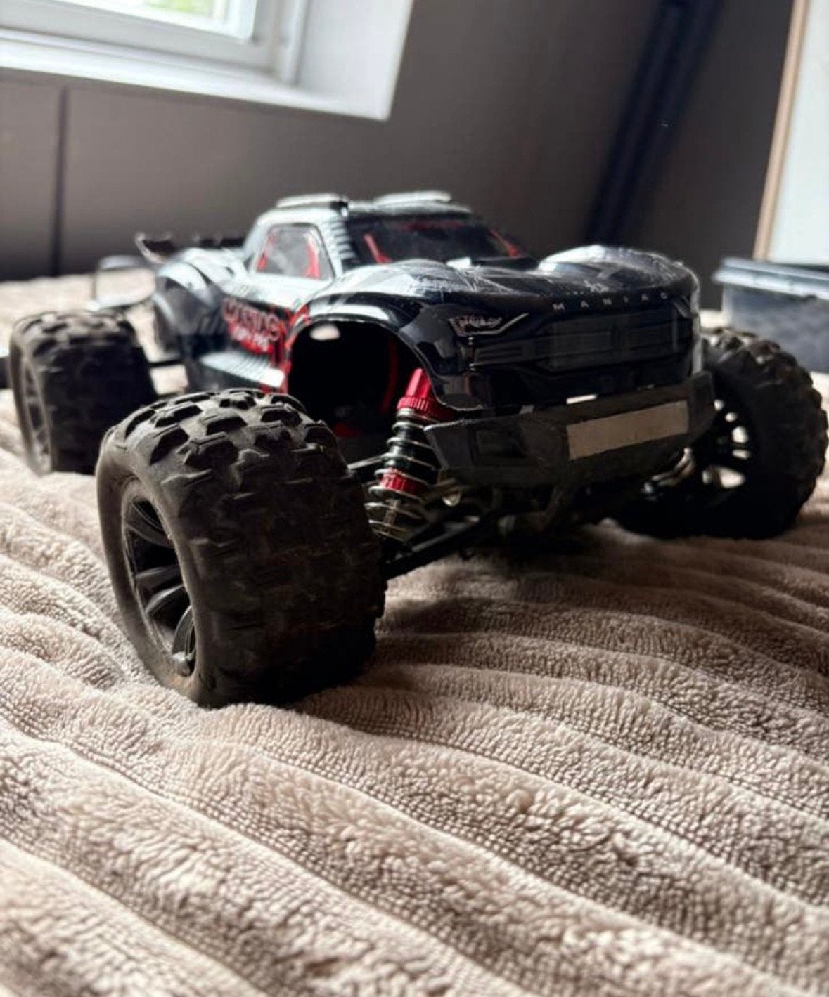 Maniac fury pro bestuurbare auto, Hobby en Vrije tijd, Auto offroad, Zo goed als nieuw, RTR (Ready to Run), Overige schalen