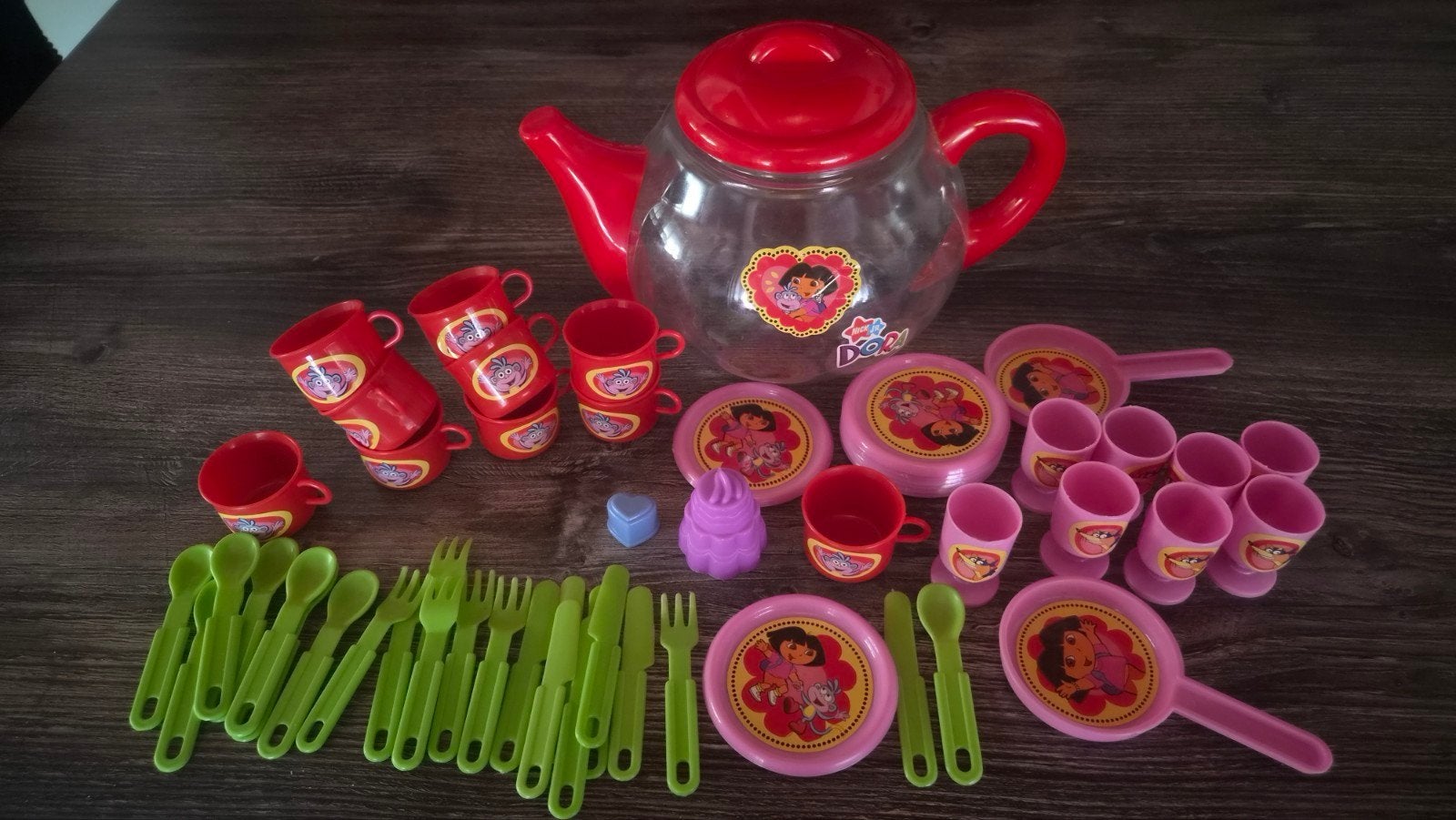 Dora the Explorer theeservies in theepot. Aan tafel met Dora, Ophalen of Verzenden, Zo goed als nieuw, Jongen of Meisje