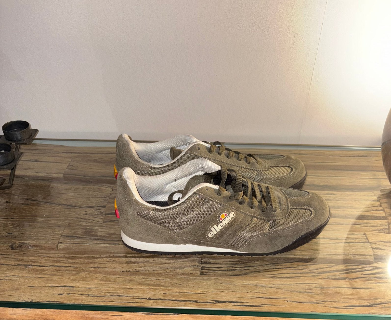 Ellesse sneakers maat 42, Ophalen of Verzenden, Zo goed als nieuw