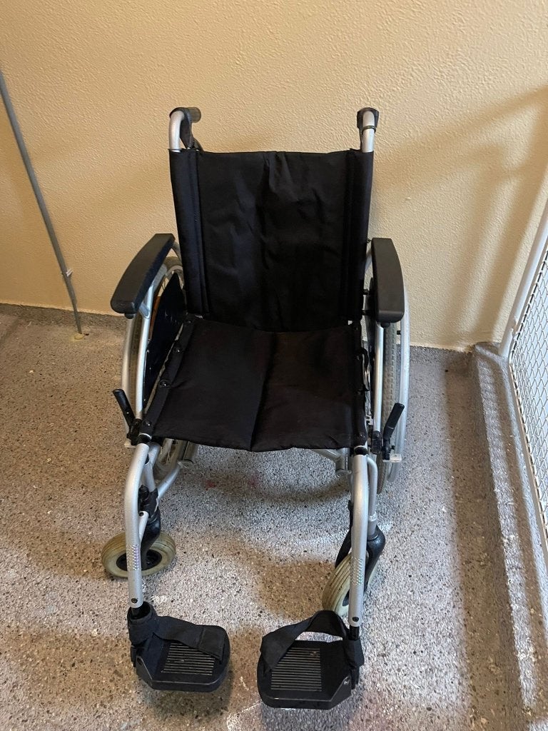 Duw rolstoel makkelijk inklapbaar, Diversen, Rolstoelen, Ophalen of Verzenden, Inklapbaar, Gebruikt, Duwrolstoel