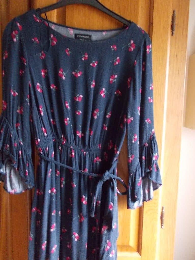 Donkerblauwe jurk met bloemetjes van Jessica, maat 38., Blauw, Yessica, Gedragen, Ophalen