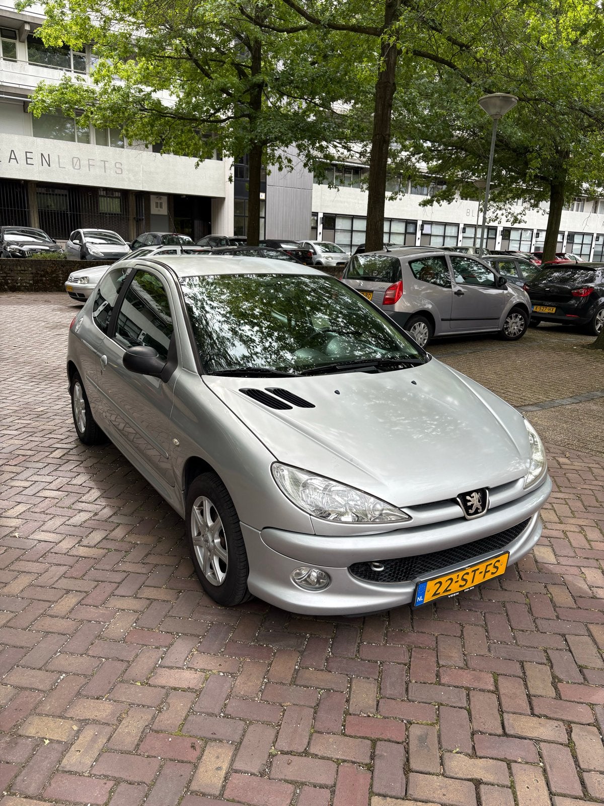 Peugeot 206 1.4 3D 2006 Grijs, Auto's, Voorwielaandrijving, Stof, 4 cilinders, Origineel Nederlands