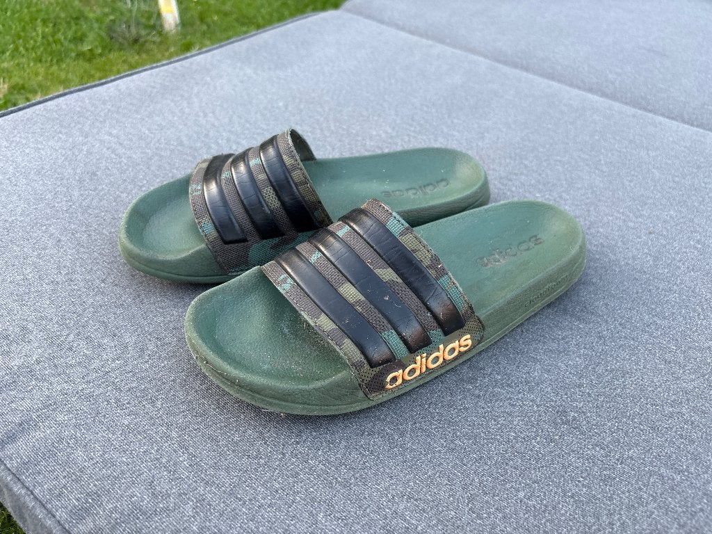 Slippers Adidas, Adidas, Zo goed als nieuw, Groen, Ophalen