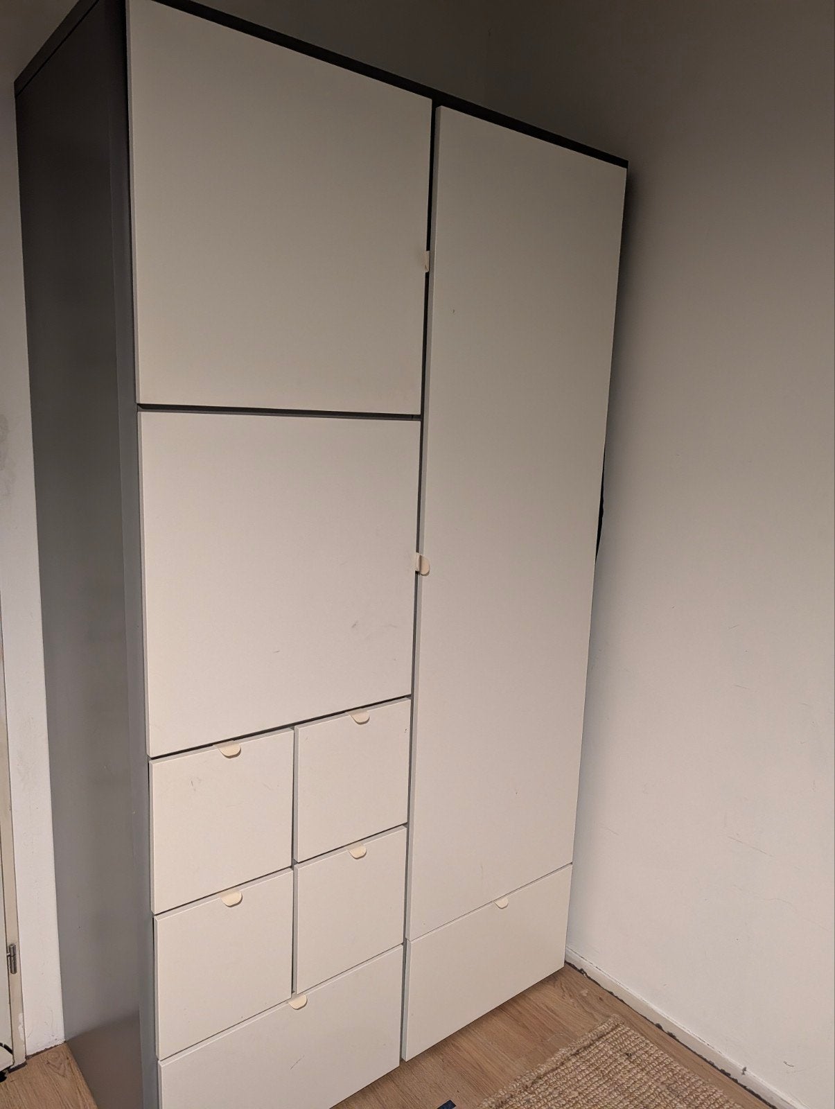 IKEA Visthus - Grote kledingkast met lades en hangruimte, Huis en Inrichting, Ophalen, 100 tot 150 cm, 200 cm of meer, Modern