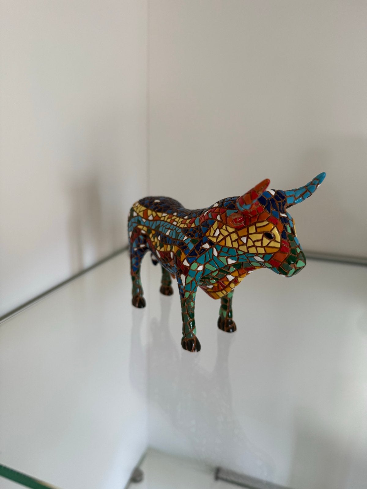 Kleurrijk mozaïek stier beeldje - Modern decoratie, Ophalen, Minder dan 20 cm, Steen of Keramiek, Beeld