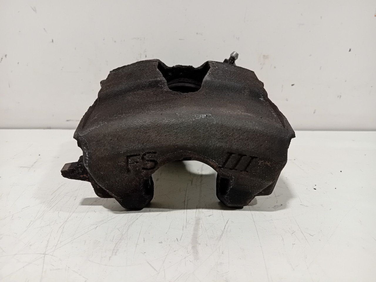 Remklauw links voor Volkswagen Golf, Onderdelen@venauto.nl, Van der Ven Autorecycling B.V., Gebruikt, Ettenseweg 76, 4706 PB Roosendaal, The Netherlands