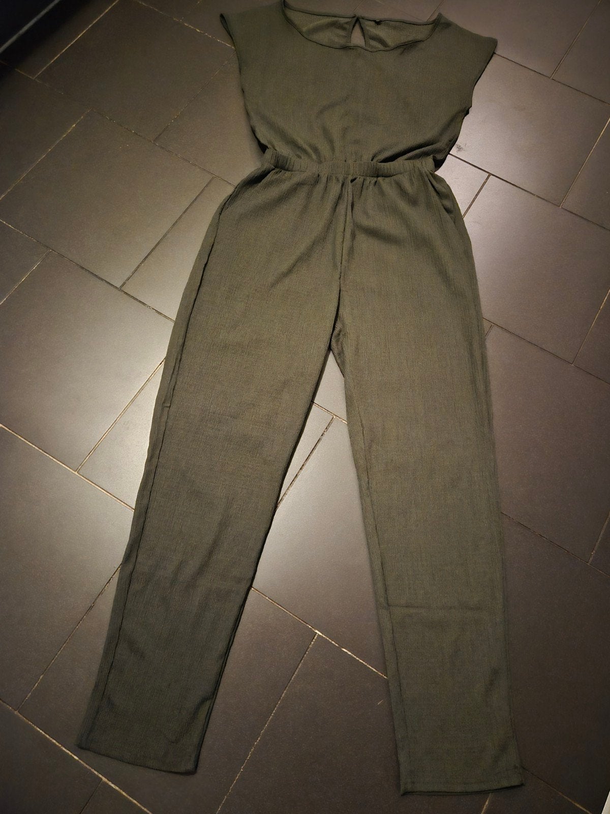 Donkergroene jumpsuit, maat M, Kleding | Dames, Jumpsuits, Maat 38/40 (M), Nieuw, Ophalen of Verzenden, Geen merk