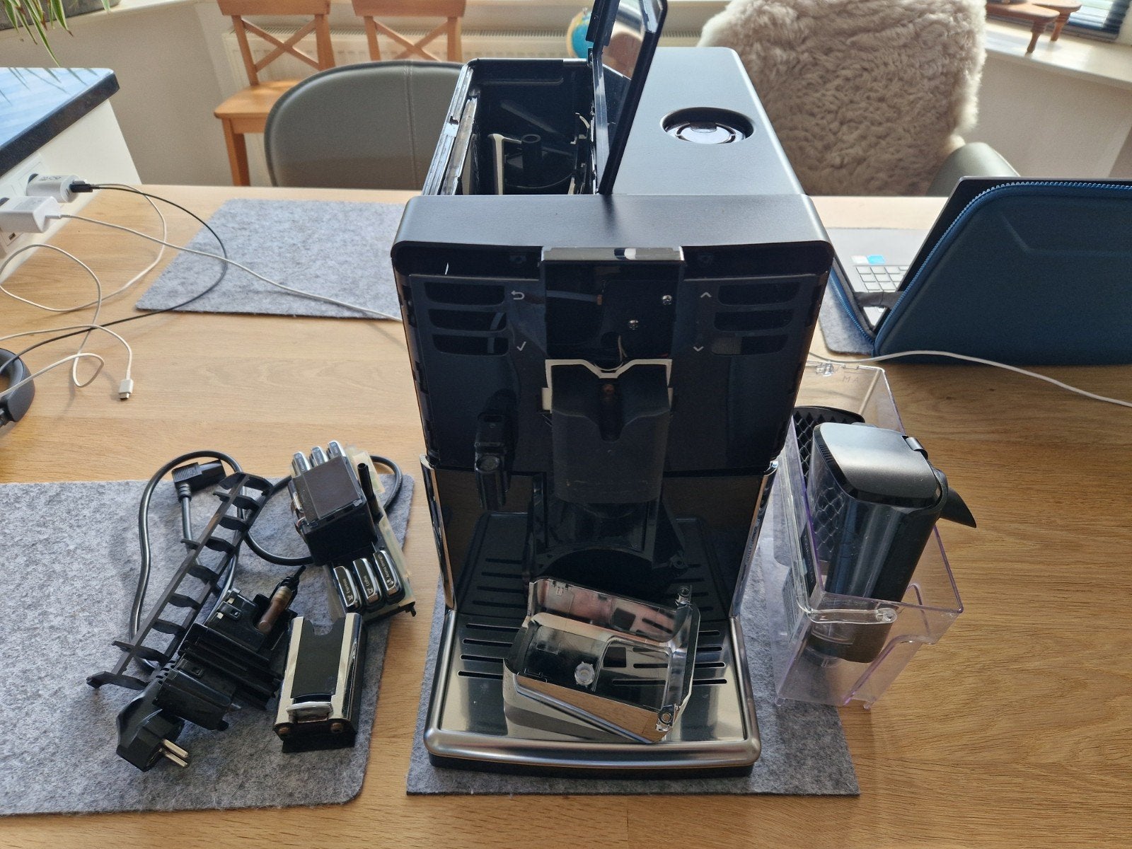 Defecte Philips LatteGo EP5330/10, Witgoed en Apparatuur, Koffiezetapparaten, Niet werkend, Koffiebonen, Koffiemachine, Afneembaar waterreservoir