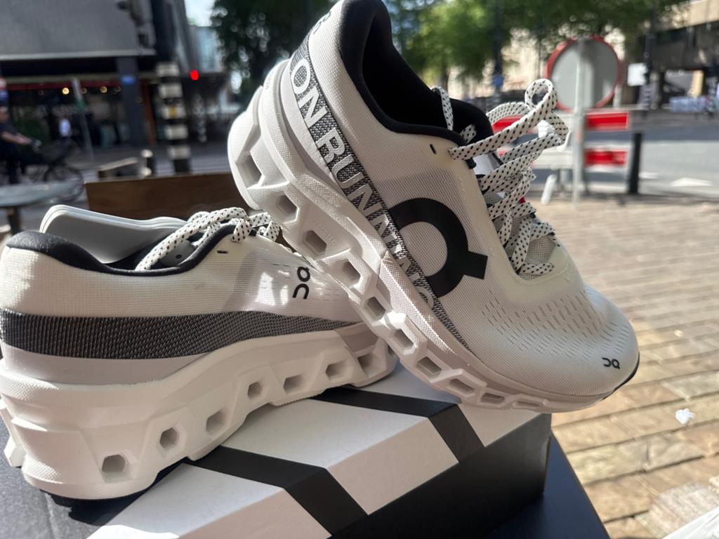 ON Cloudmonster W hardloopschoenen - Nieuw, Ophalen of Verzenden, Nieuw, Wit, Sportschoenen