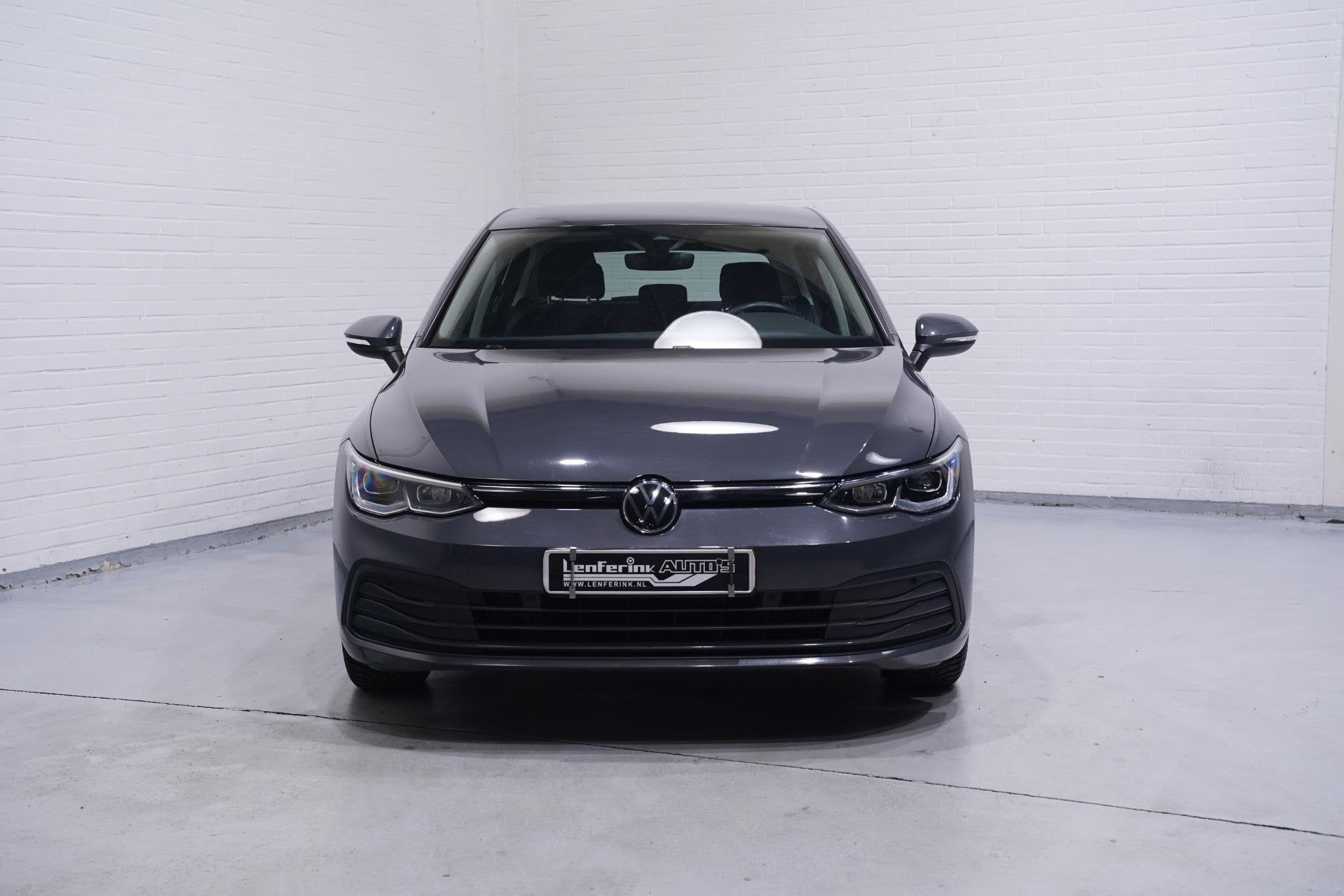 Volkswagen Golf 1.0 eTSI Life Business Apple Carplay Camera, Auto's, Gebruikt, Euro 6, Automatische klimaatregeling, 49 €/maand