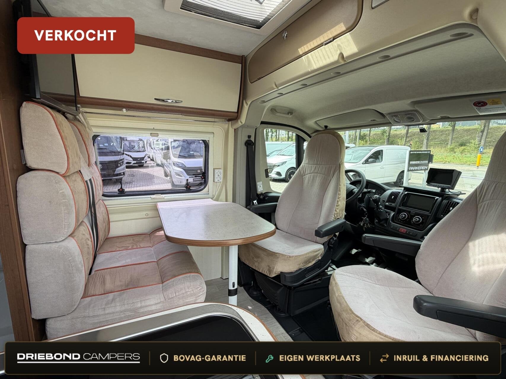 Chausson TWIST 06 Enkele Bedden Luifel Zonnepaneel Trekhaak, Buscamper of Camperbus, Airbags, Tot en met 2, 6 tot 7 meter