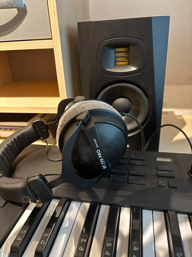 Beyerdynamic DT 770 Pro 250 Ohm – Studio Koptelefoon, Muziek en Instrumenten, Keyboards, Zo goed als nieuw, Overige aantallen