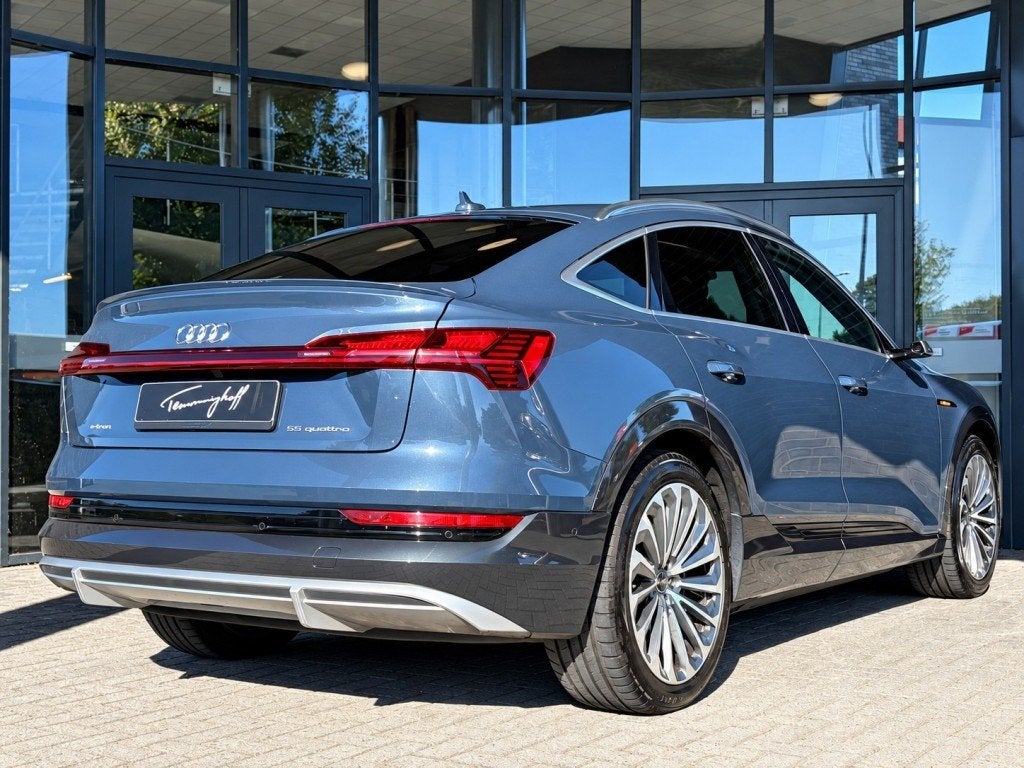 Audi E-TRON SPORTBACK 55 QUATTRO S-LINE - TREKHAAK - 21 INCH, Auto's, Automaat, Overige modellen, Blauw, Leder