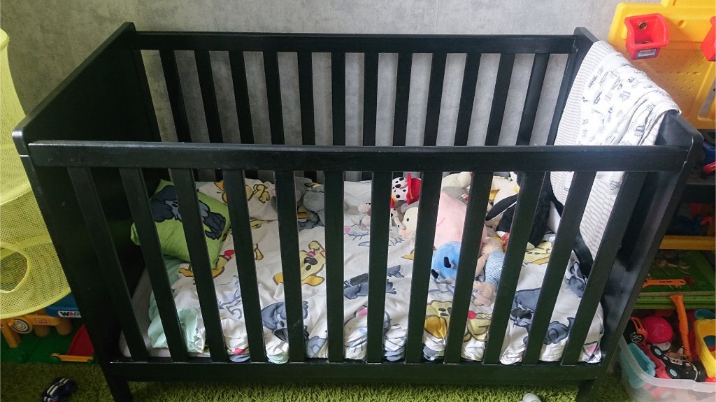 Ledikant zwart met Aerosleep matras topper en hoezen, Ophalen, Gebruikt, Ledikant