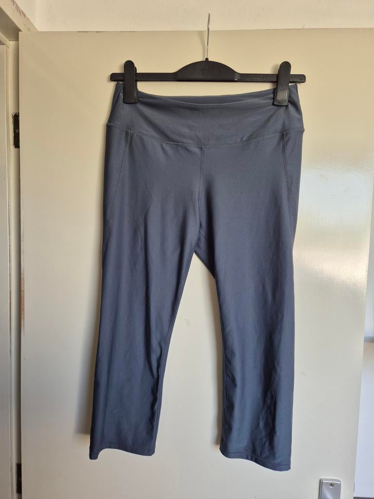 H&M Sport Capri Legging - Maat L, Kleding | Dames, Sportkleding, H&M, Blauw, Maat 42/44 (L), Ophalen of Verzenden