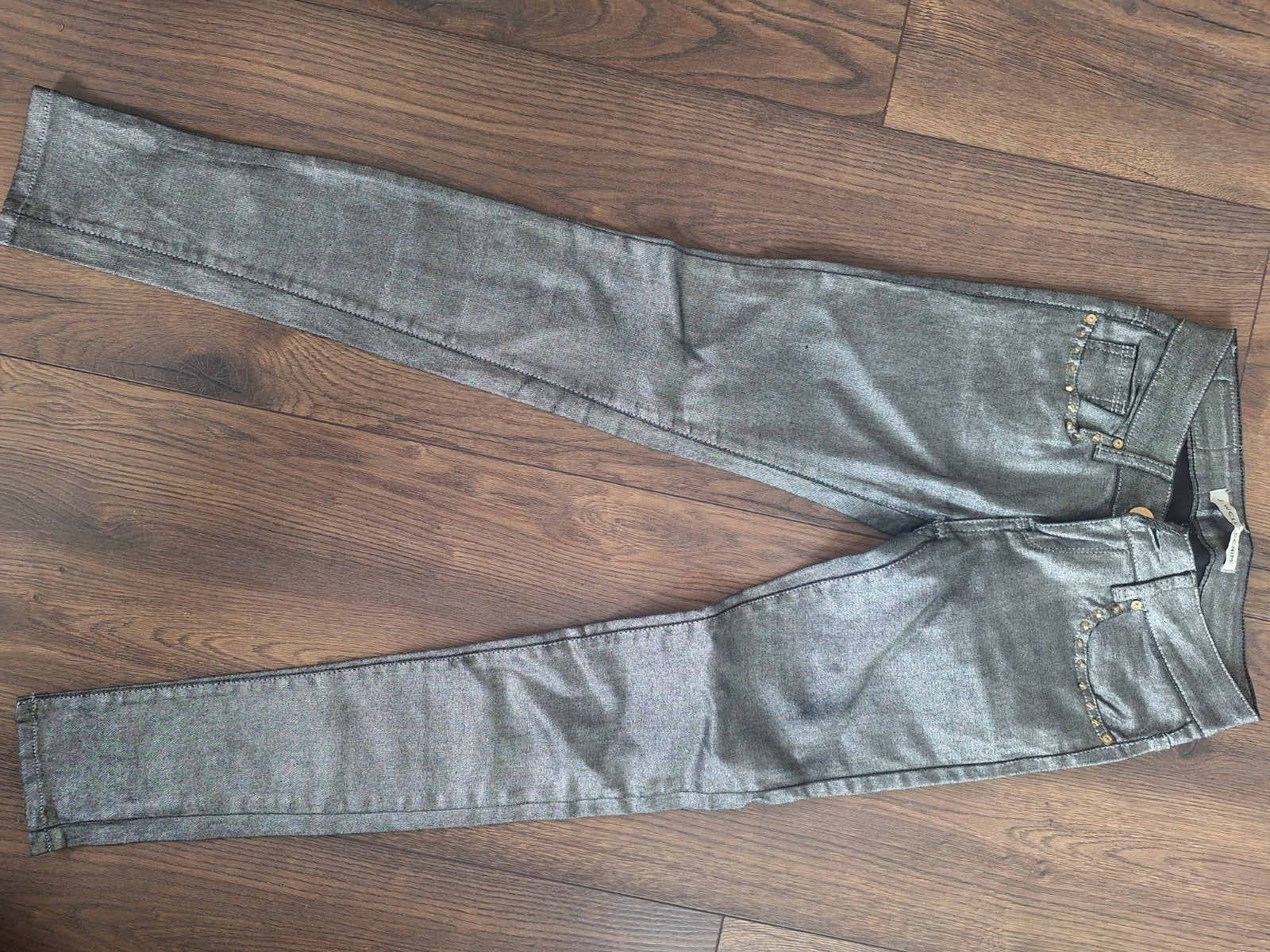 Stijlvolle  skinny zilver kleur broek met studs maat 34, J-Welly, Ophalen of Verzenden, Zo goed als nieuw, Maat 34 (XS) of kleiner
