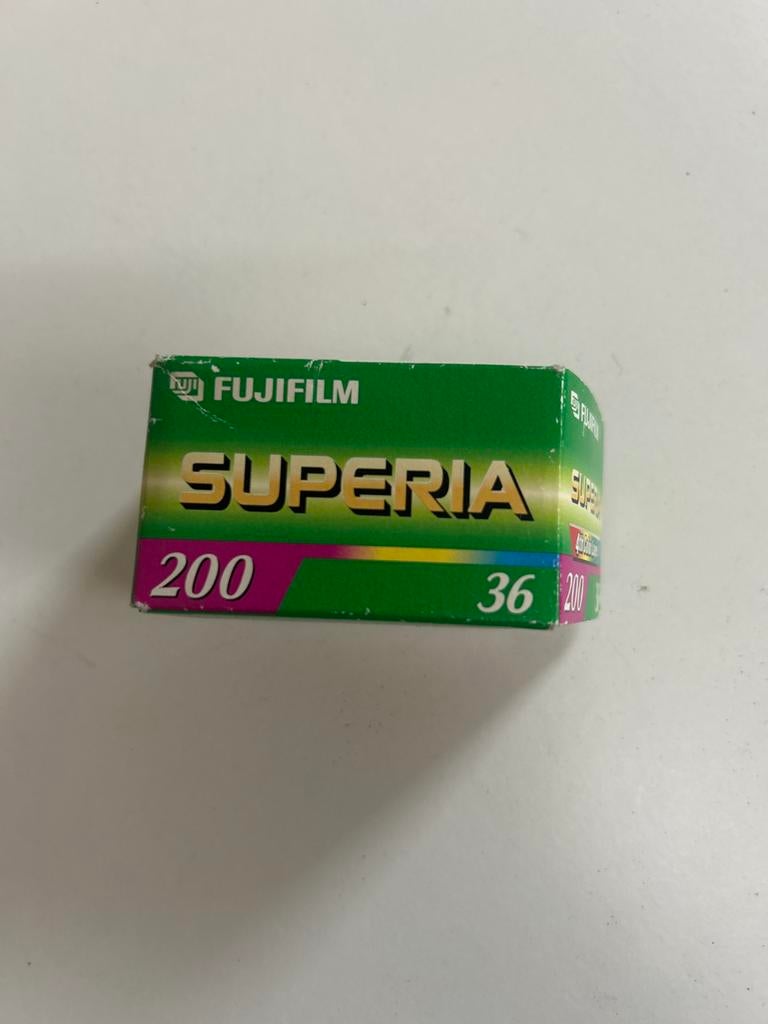 Expired Fujifilm Superia 200 Kleurenfilm 36 ISO200/24, Ophalen of Verzenden, 35mm film