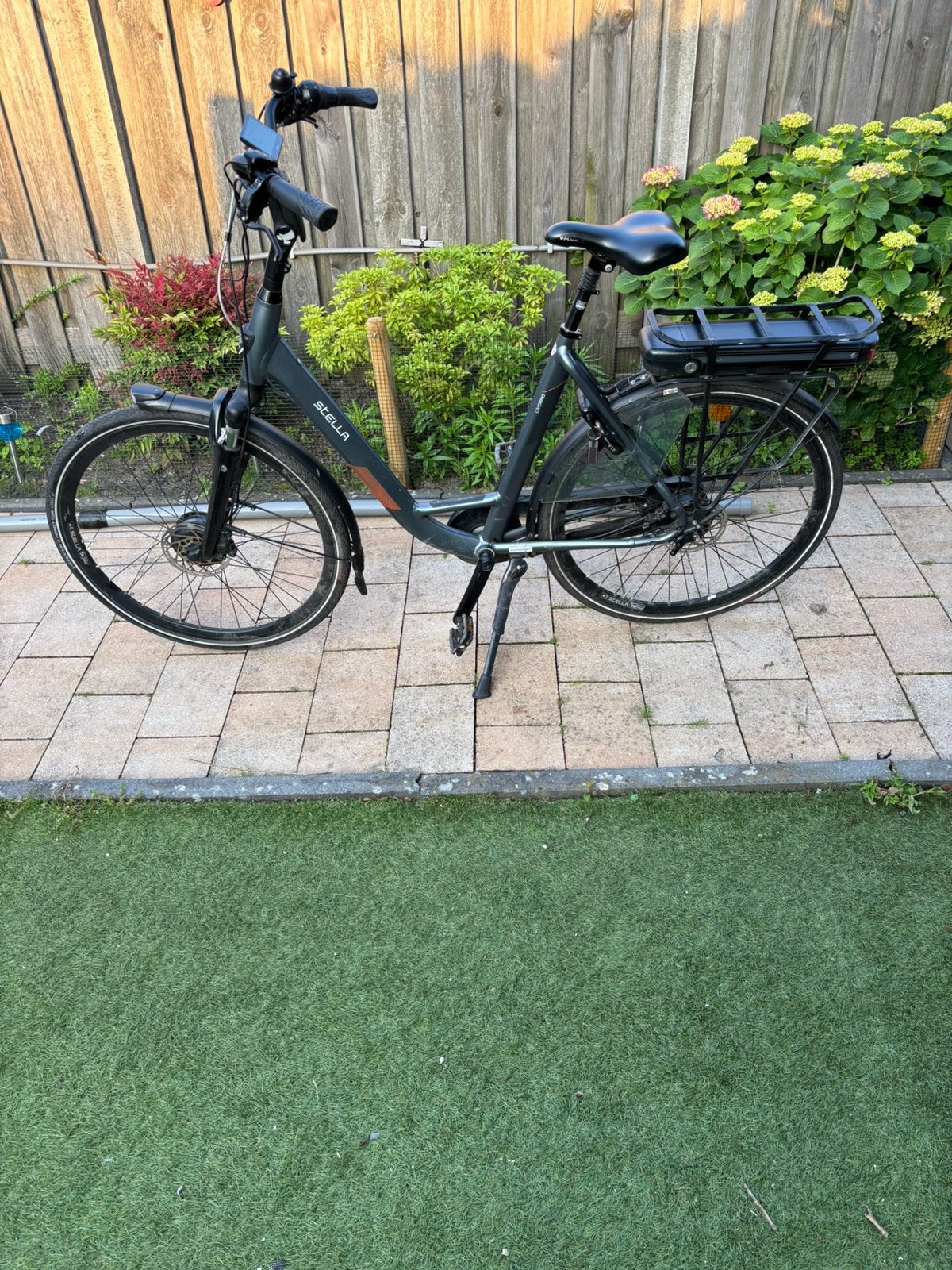 Stella livorno elektrische fiets, kleur grijs, Gebruikt, 50 km per accu of meer, 55 tot 59 cm, Ophalen