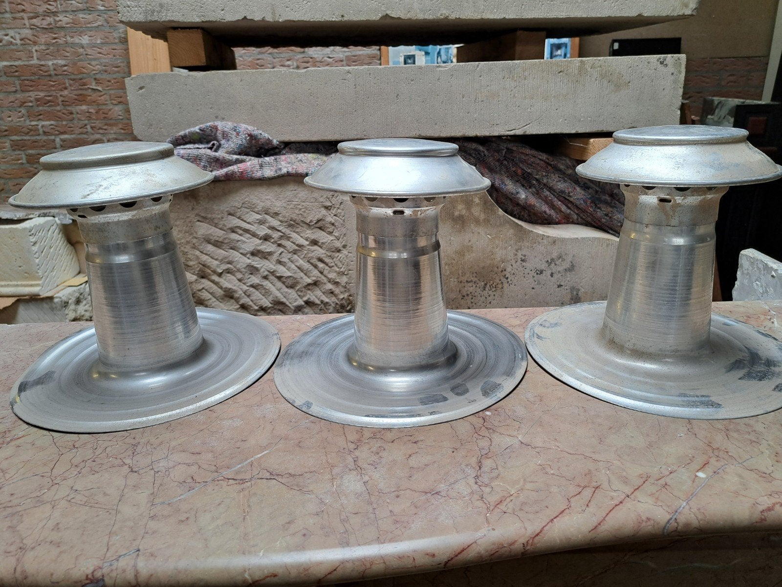 3 aluminium dakdoorvoeren / ontluchtingskappen, Ophalen, Zo goed als nieuw, Ventilator en Afzuiger
